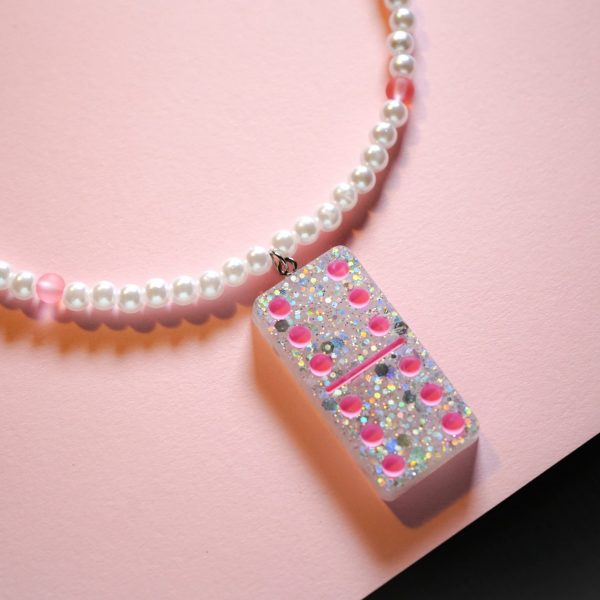 domino necklace